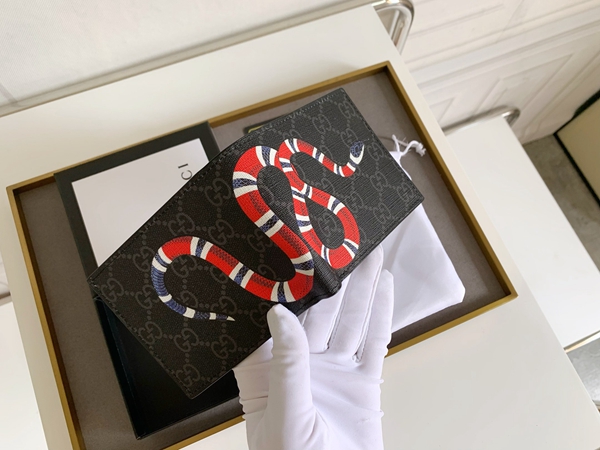 グッチ財布コピー側面デザイン